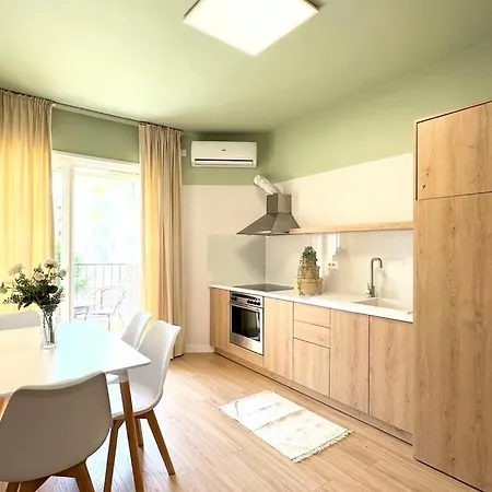 Promo Price September - By The Sea Apartmán Golem (Tirana)