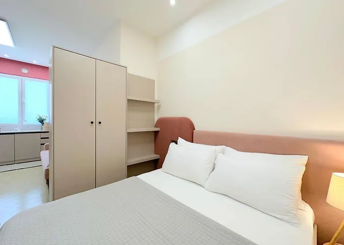 Apartamento Promo Price September - By The Sea Golem (Tirana)