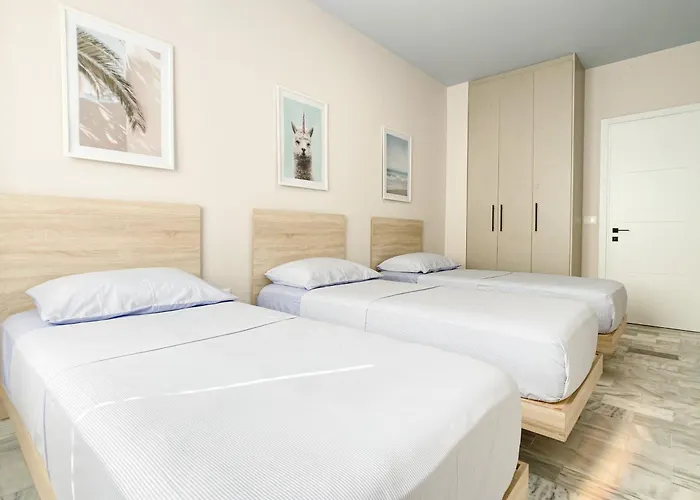 Apartamento Promo Price September - By The Sea Golem (Tirana)